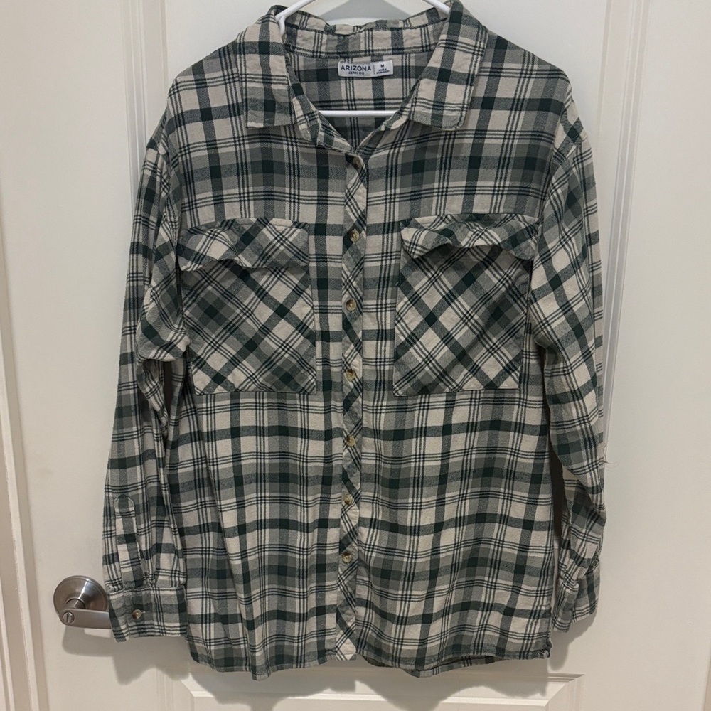 Arizona Jean Company Women's Green and White Plaid Button Down Shirt